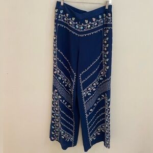 NWOT | BCBG | Flowy Navy Floral Pant | Size M